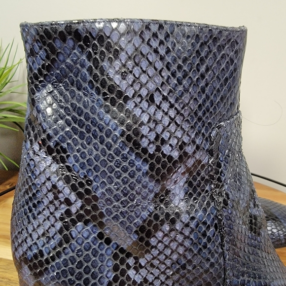 Barneys New York Square-Toe Blue Snakeskin Ankle Booties Gogo Boots Size 38.5 - Picture 11 of 15